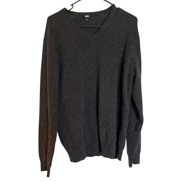 Uniqlo Men's Cashmere V-Neck Sweater Charcoal Gray Pullover Classic Soft Size XL - Picture 1 of 5